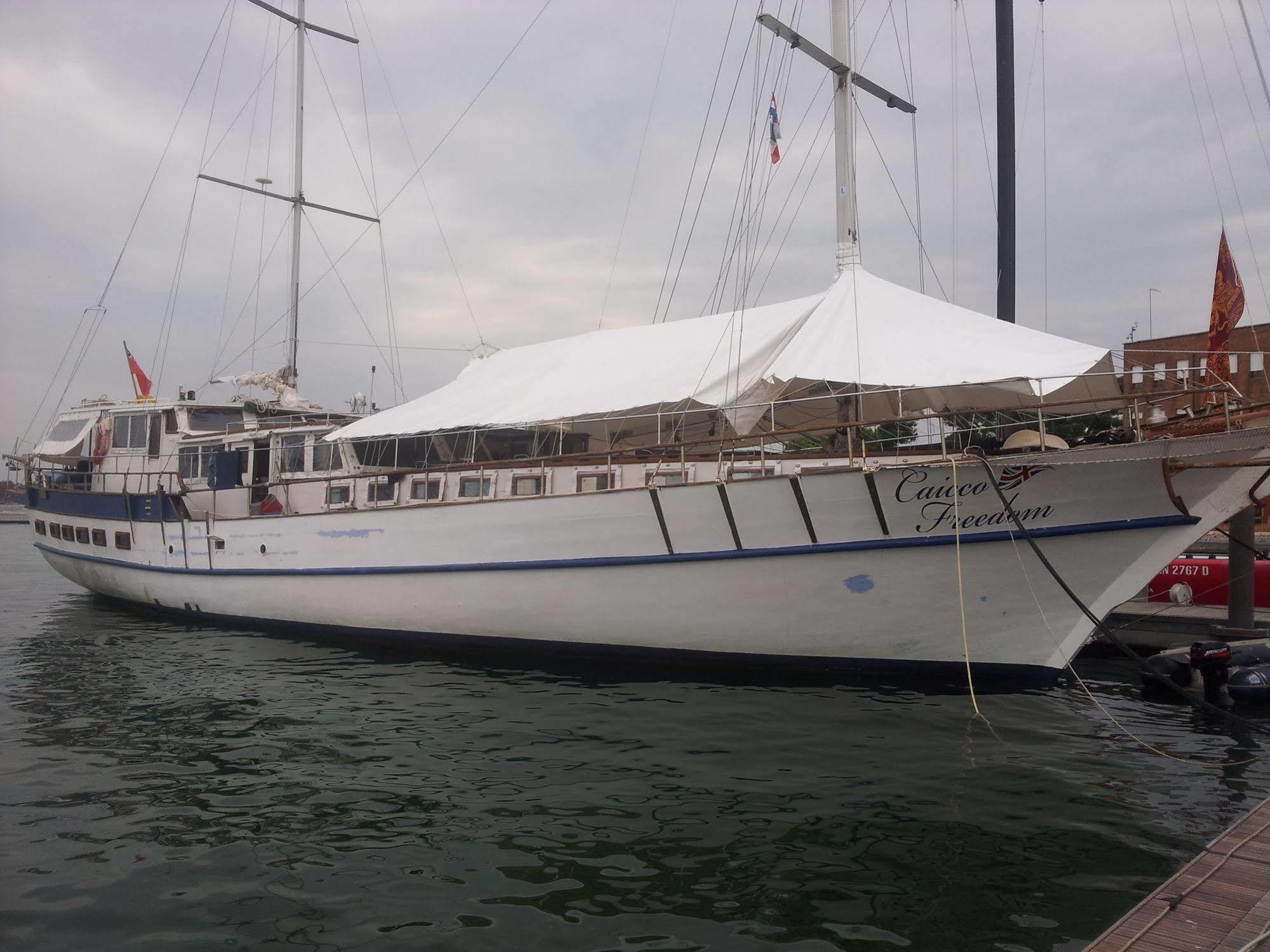 Boat & Breakfast Caicco Freedom Hotel na wodzie 2*