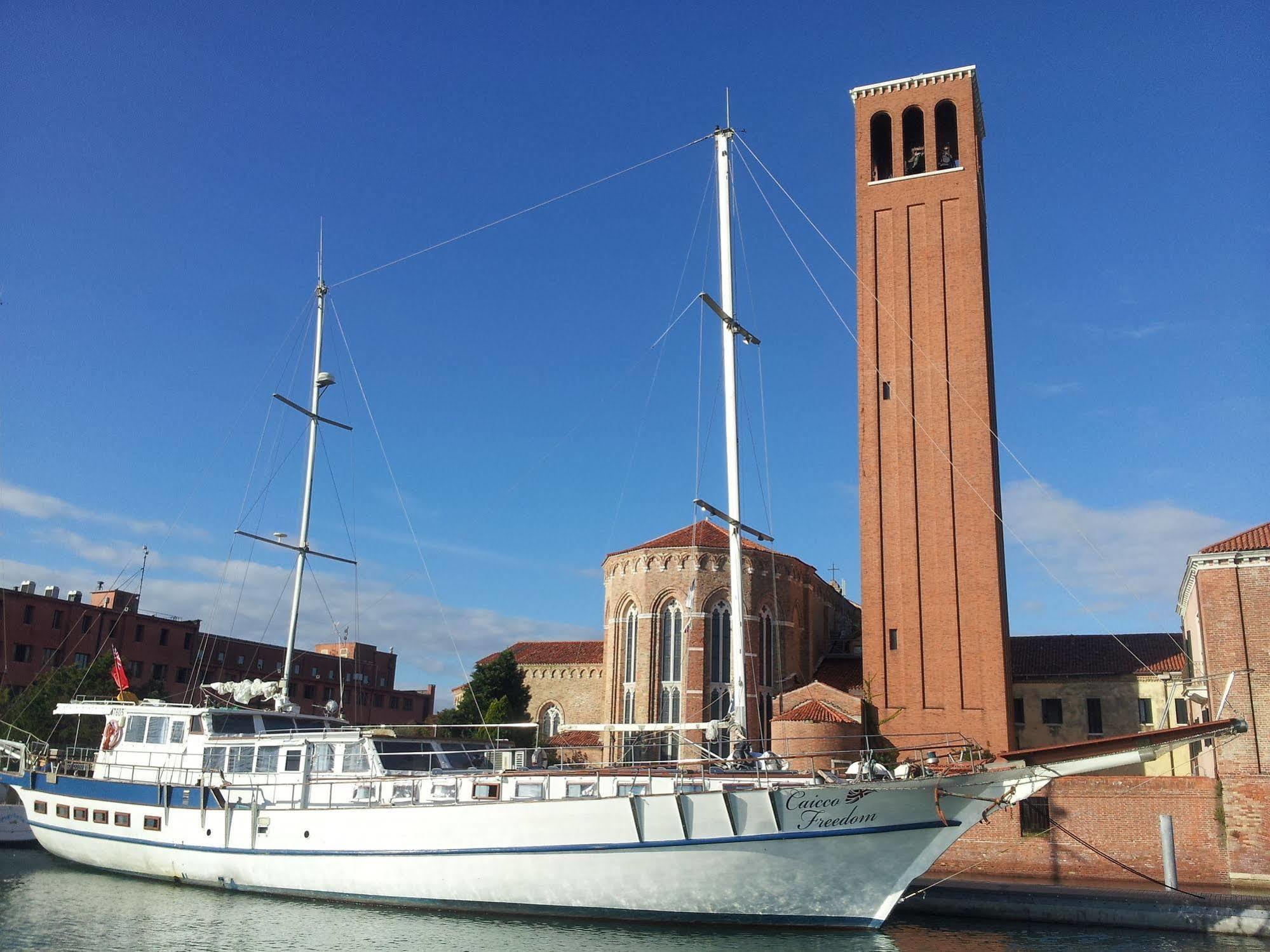 Hotel na wodzie Boat & Breakfast Caicco Freedom 2*