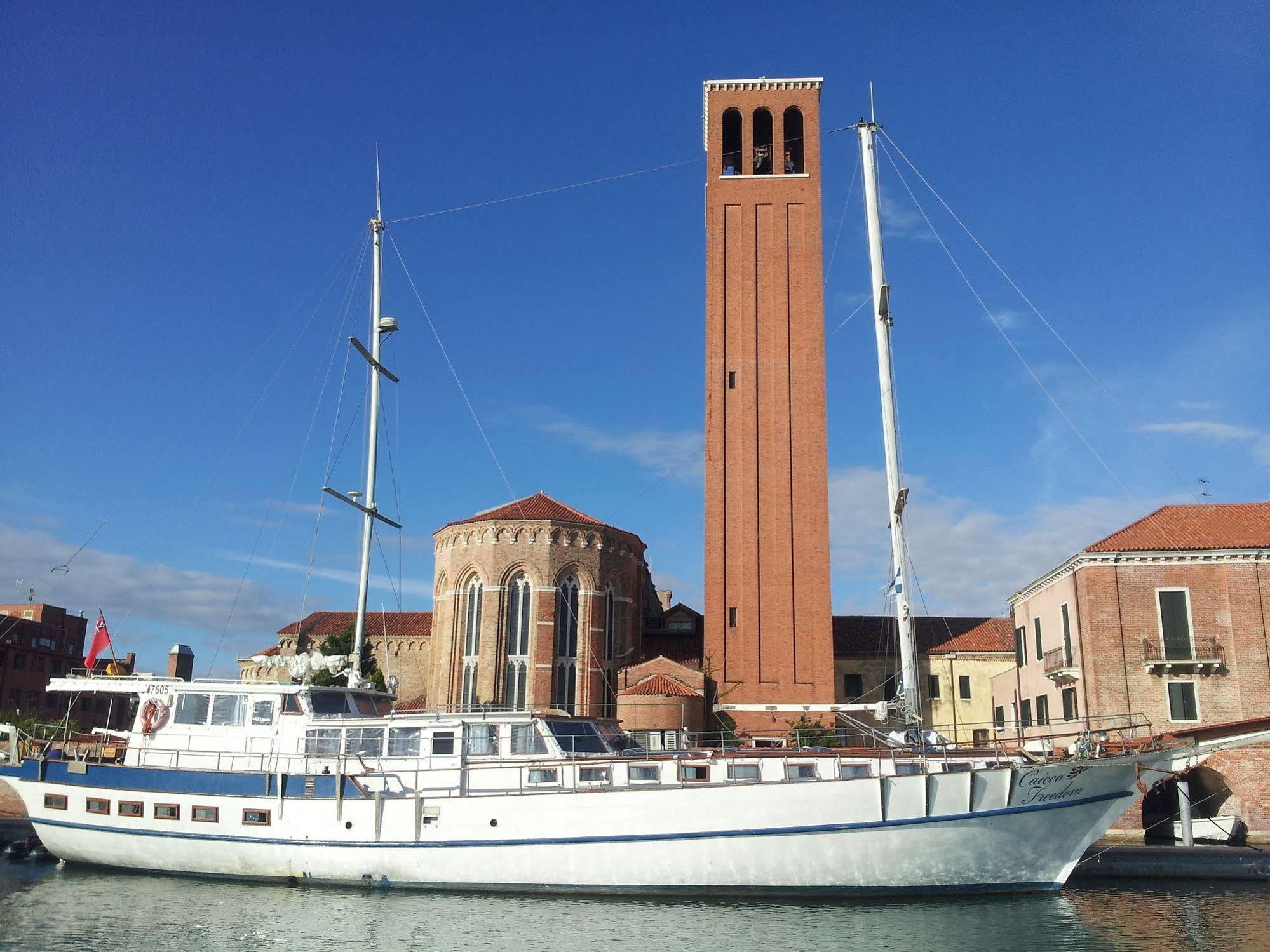 Boat & Breakfast Caicco Freedom Hotel na wodzie 2*