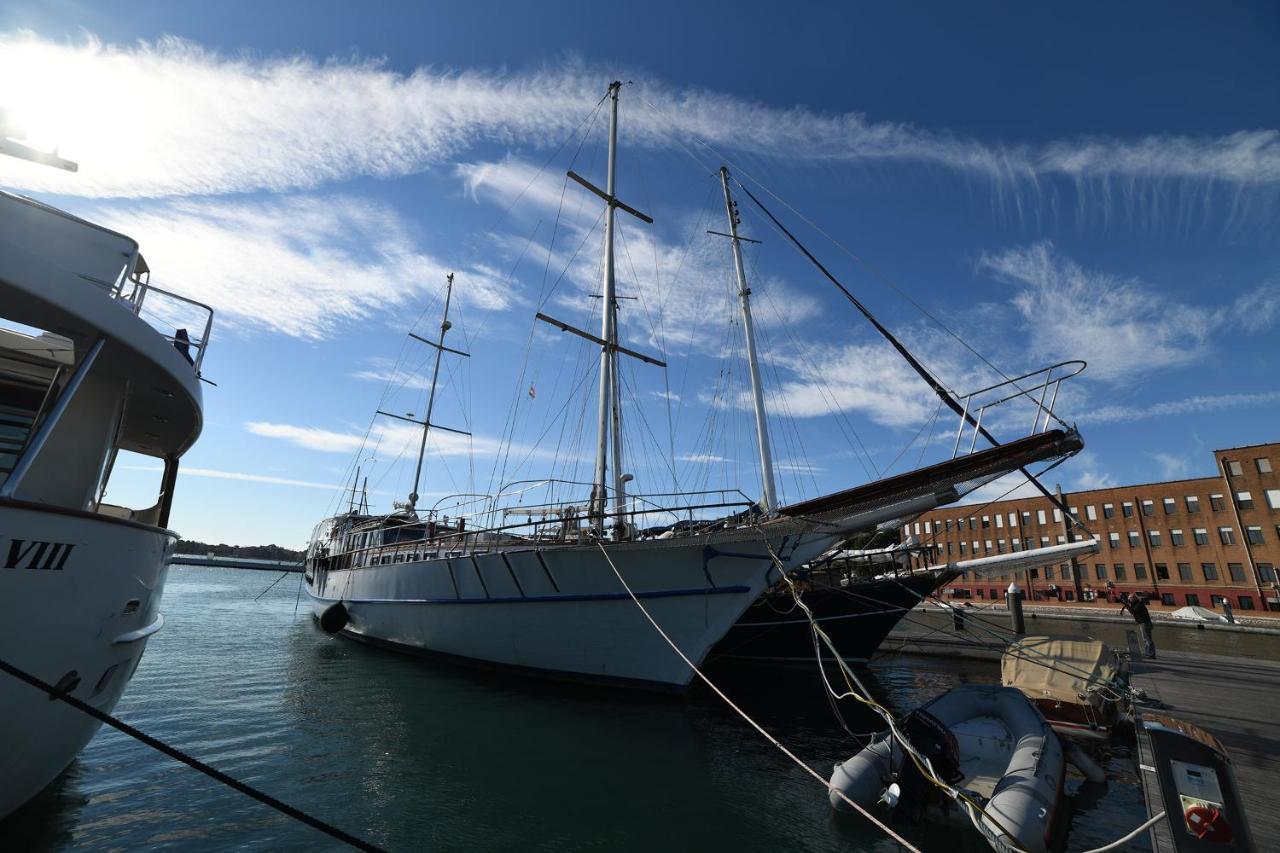 Boat & Breakfast Caicco Freedom Hotel na wodzie 2*